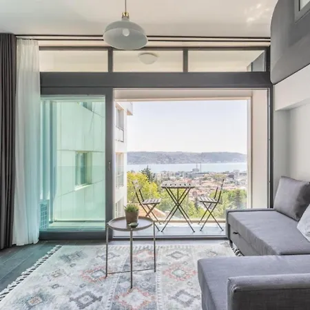 Gorgeous W Stunning Views Patio! #361 Stambuł