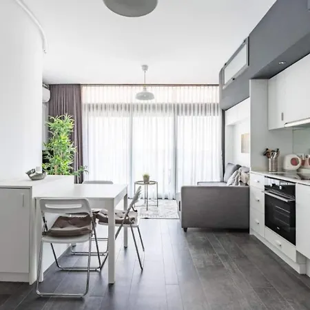 Gorgeous W Stunning Views Patio! #361 Istanbul