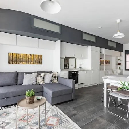 Apartment Gorgeous W Stunning Views Patio! #361